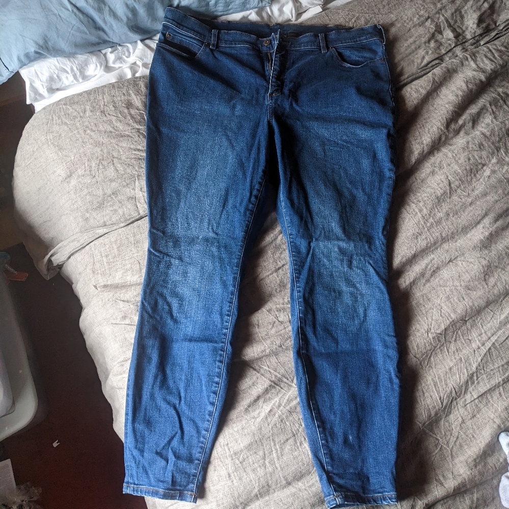 22W Duluth women's jeans